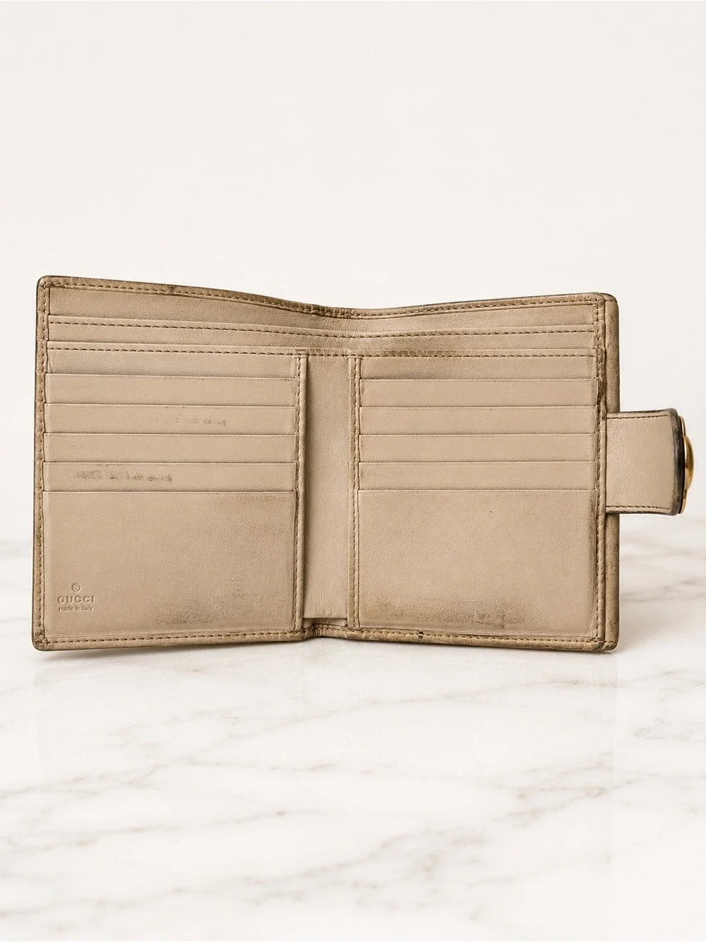 Gucci compact wallet